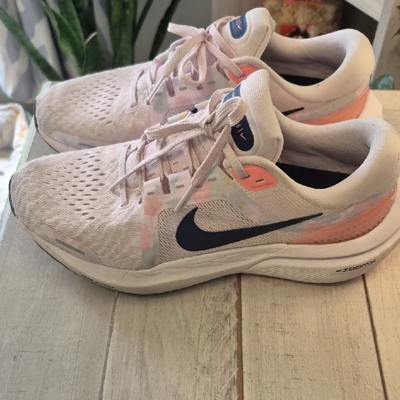 Nike Women's Vomero 16 - Cream and Pink Floral - Picture 3 of 6